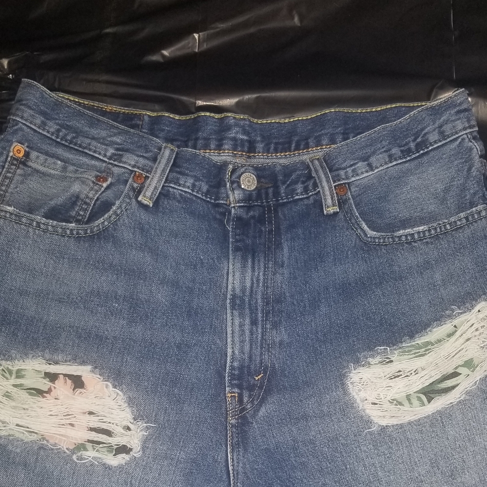 Levi ripped jean shorts